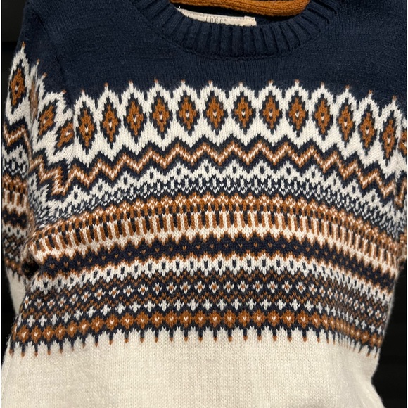 SALE! H&M beautiful sweater! Size 2-4 Y. Christmas ready! - Picture 3 of 6